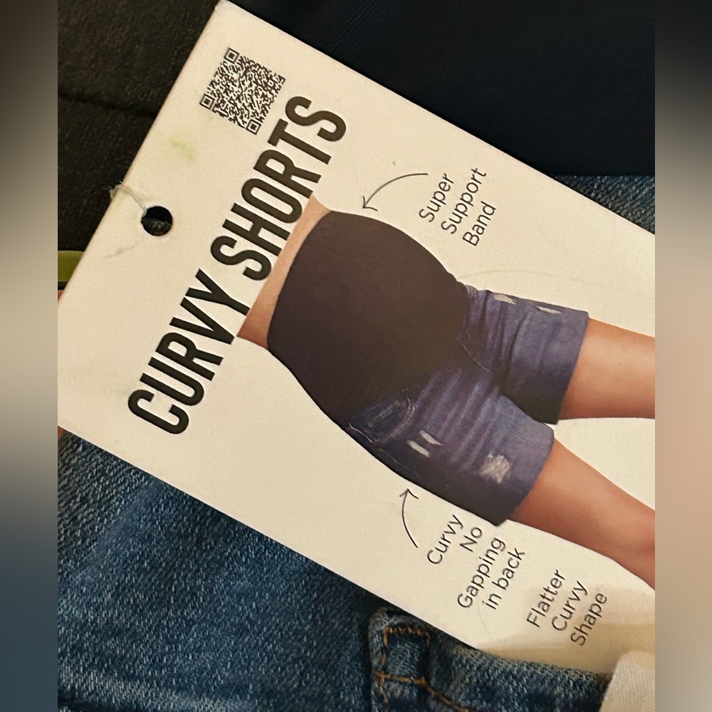 Maternity shorts NWT SONG brand Small